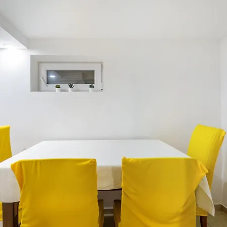 Living The Apartment